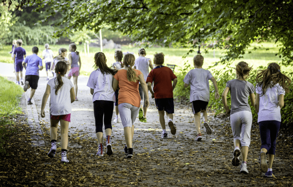 group of kids running